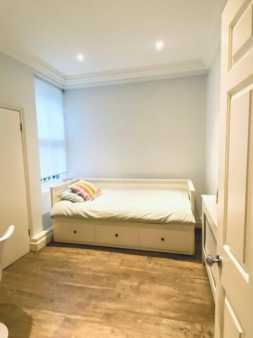 Beautiful 2 Bed/ 2 Bath Notting Hill Garden Flat Lägenhet London Exteriör bild